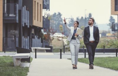 woman with man pointing